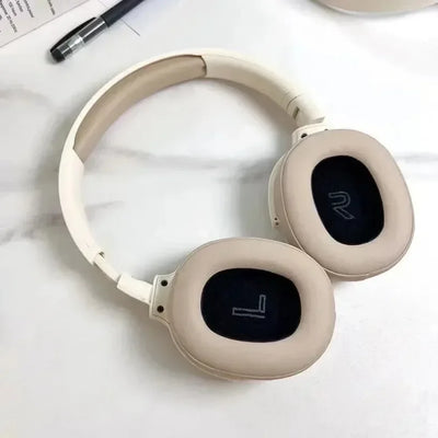 Fashion HIFI Stereo Headsets True Sports With Earphones TF/AUX Music Player with MicWireless Bluetooth Headphones Over Ear